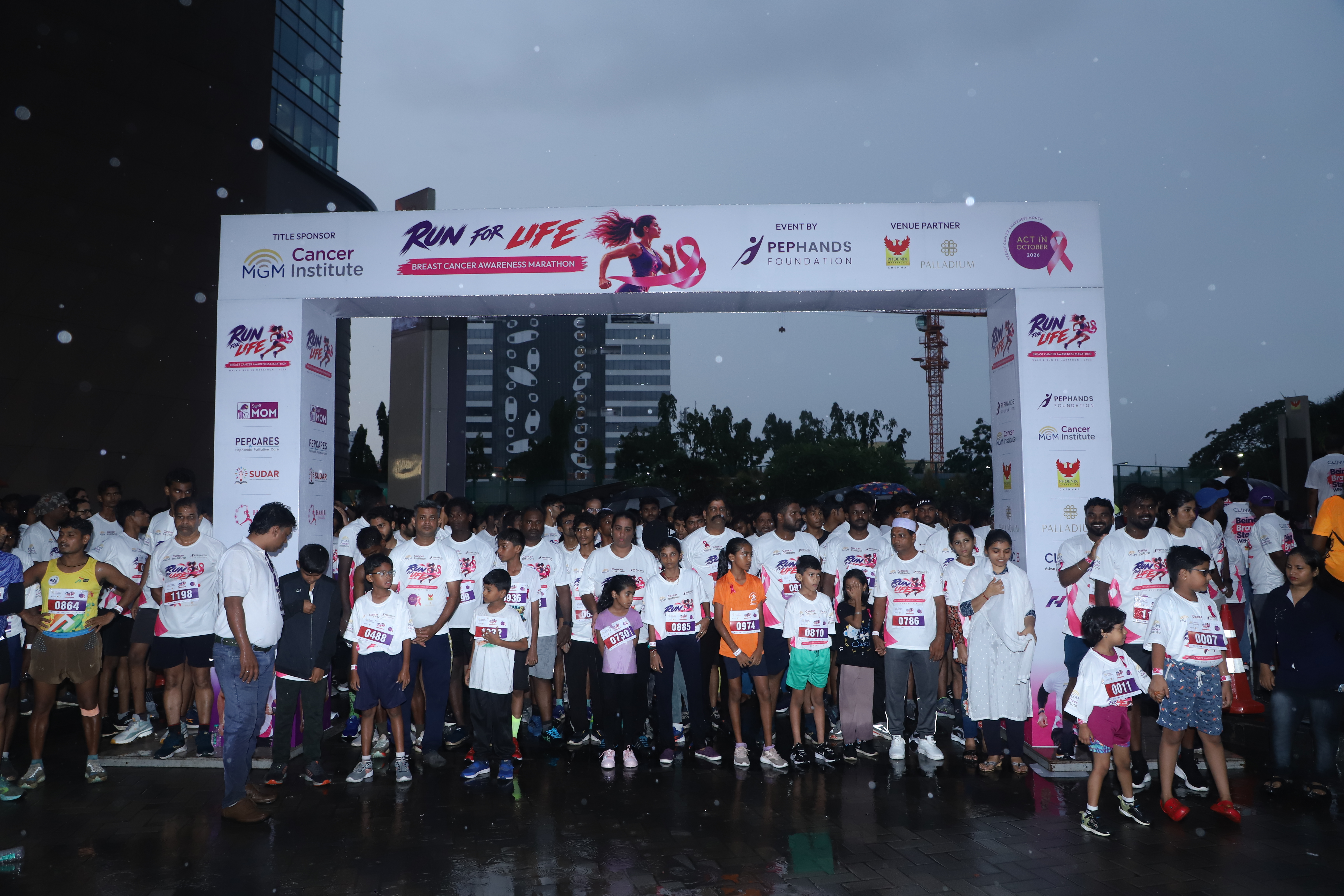 Marathon Starting Arch and Runners Assembled at Phoenix Marketcity Chennai