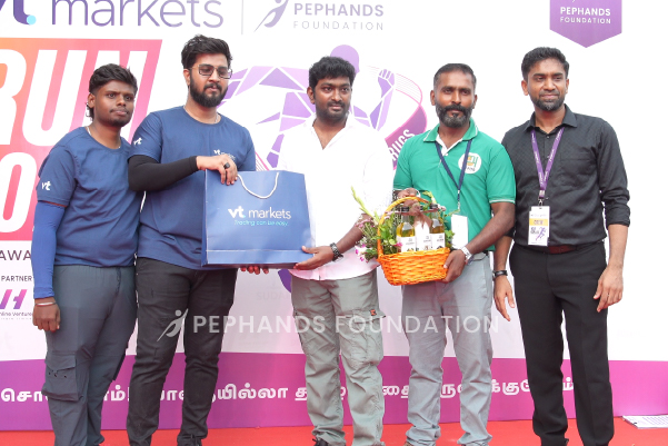Energetic Runners at Pephands Run For Life Event